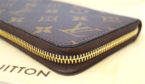 Louis Vuitton Wallet for Women: Zippy Wallet in .